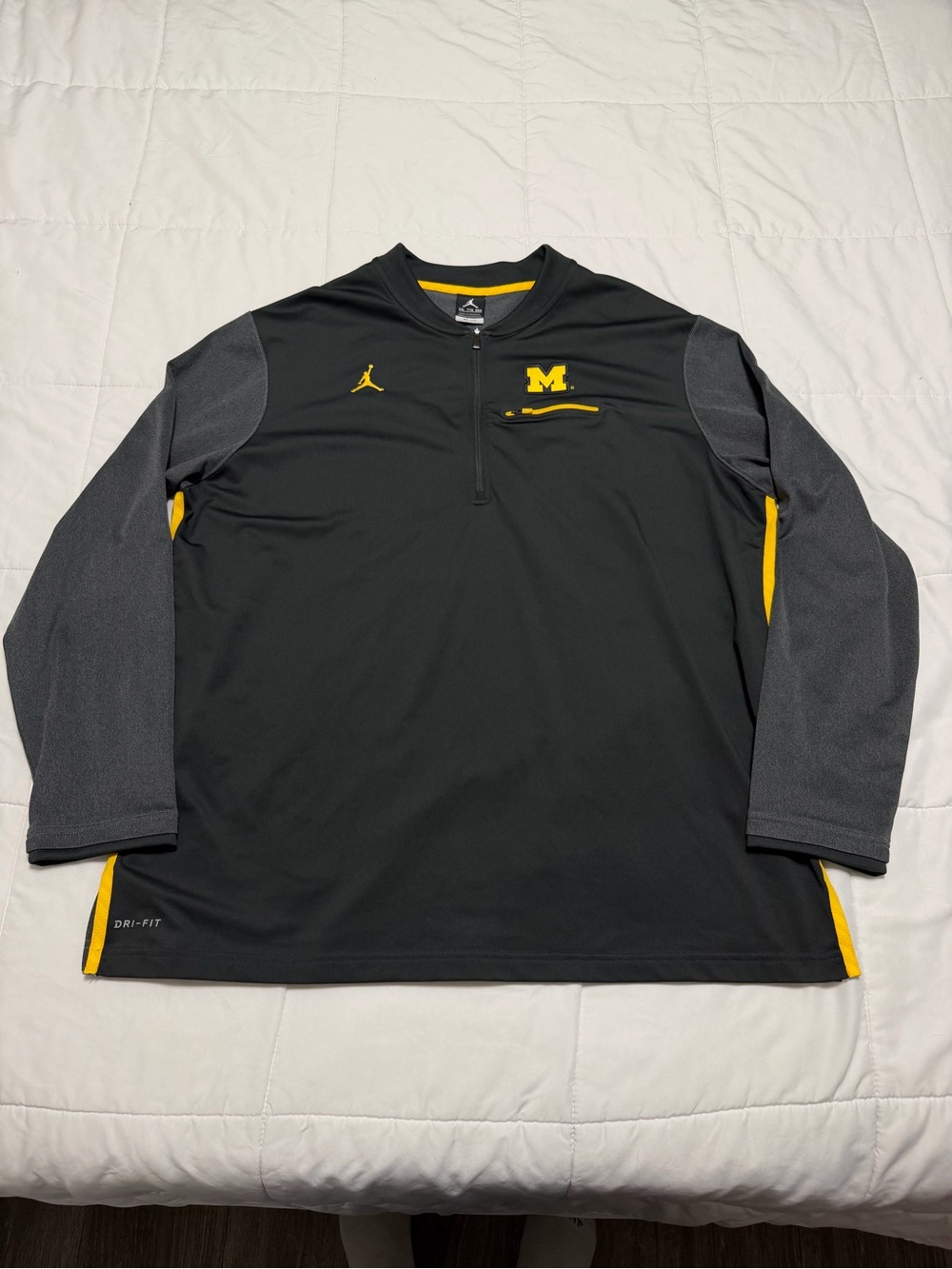 Jordan Dark Grey & Yellow Michigan Wolverines Dri-FIT Quarter Zip Pullover